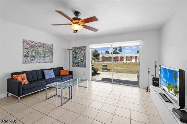 Photo - 864 Courtington Ln