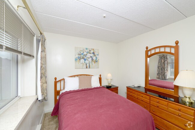 J.E. Furnished Apartments of Quincy
