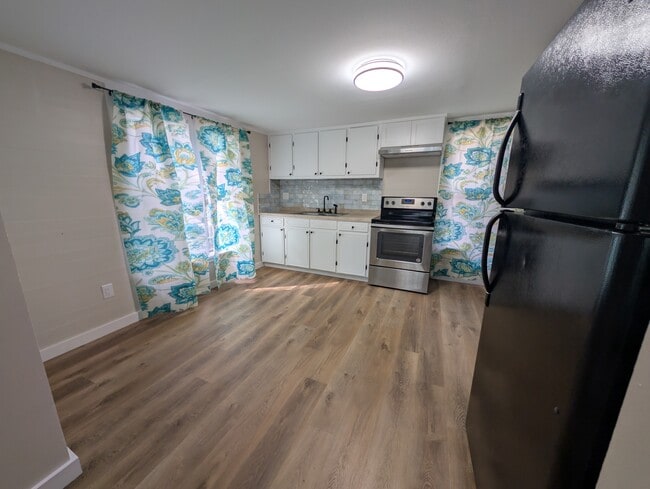 Photo - 41 E Sloss Ave