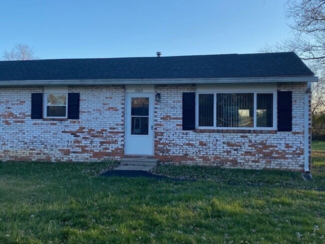 Building Photo - Welcome to this charming 2-bedroom, 1-bathroom ranch style home located in Springfield, OH+