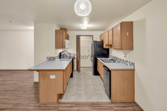 Photo - 11915 Roseberg Ave S Unidad Apt 111