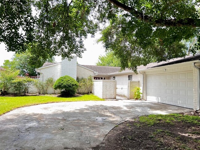 Photo - 13819 Wickersham Ln