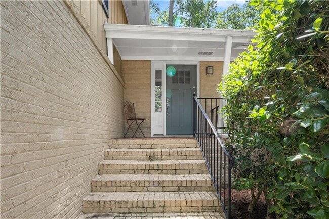 Photo - 4695 N Peachtree Rd