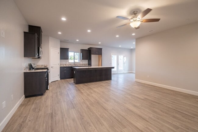 Photo - 814 N Palm St