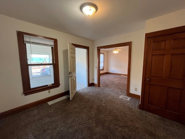 Photo - 917 E Johnson St