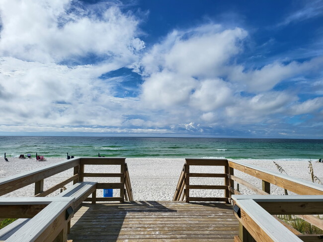 Photo - Somerset Oceanside Apartments