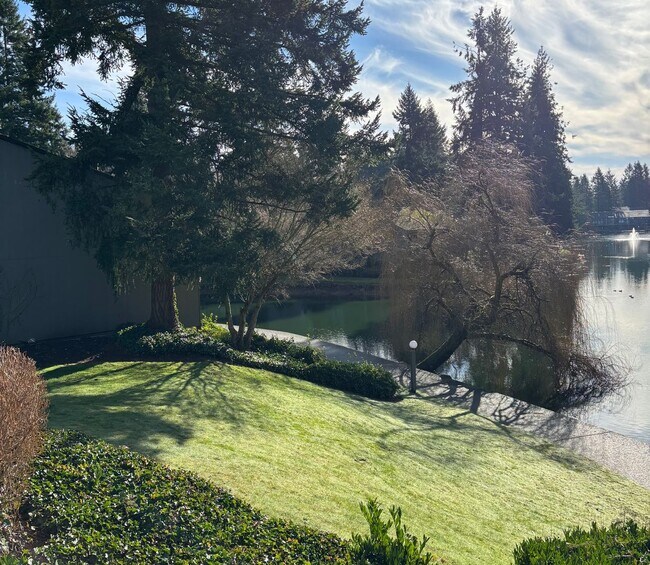 Photo - 2 Bed / 1.5 60-01 Redmond Townhouse $2,695/mo