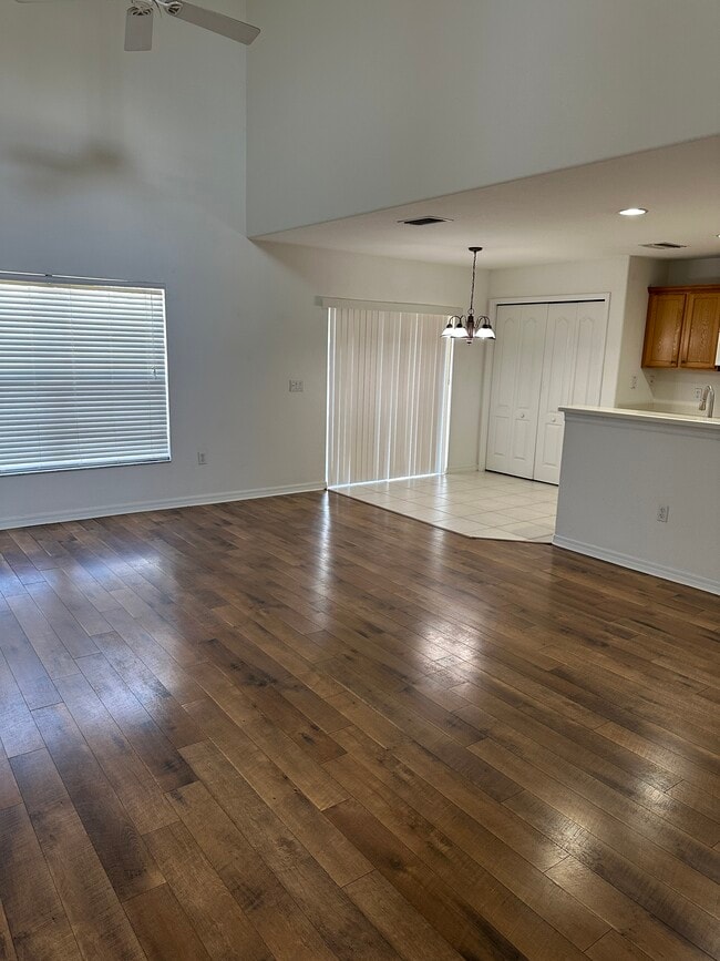 Photo - 7093 Chatum Light Run