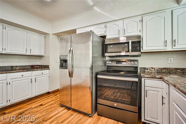 Photo - 6315 N Park St