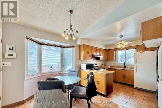 Photo - 1394 Basswood Rd