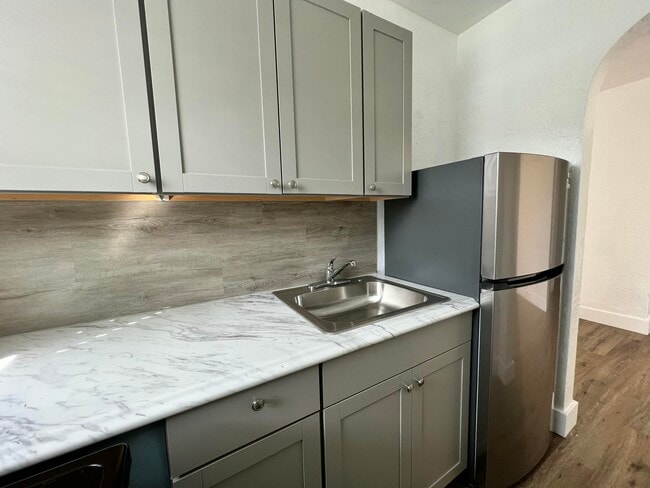 Photo - 1739 Moffett St Unit 3