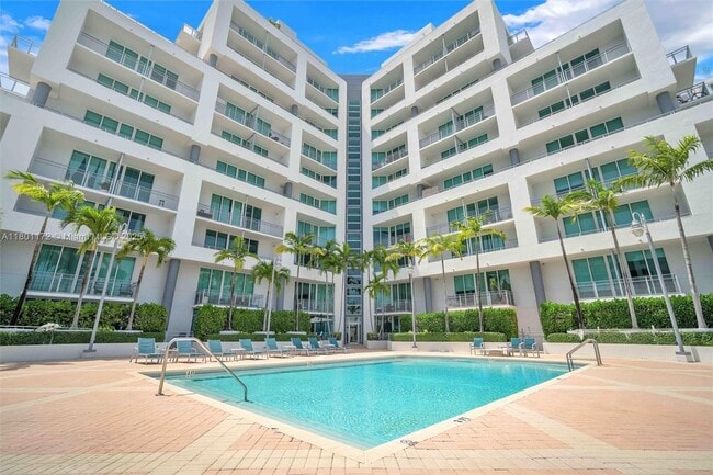 Photo - 350 NE 24th St Unidad 807 Rental