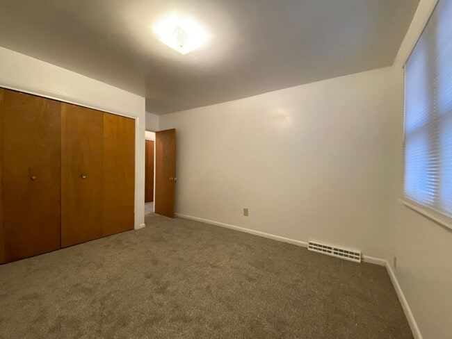 Photo - Comping Soon - Well maintained ranch apartment