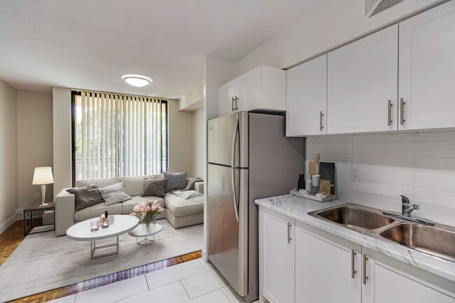 Photo - Goldengate Apartments