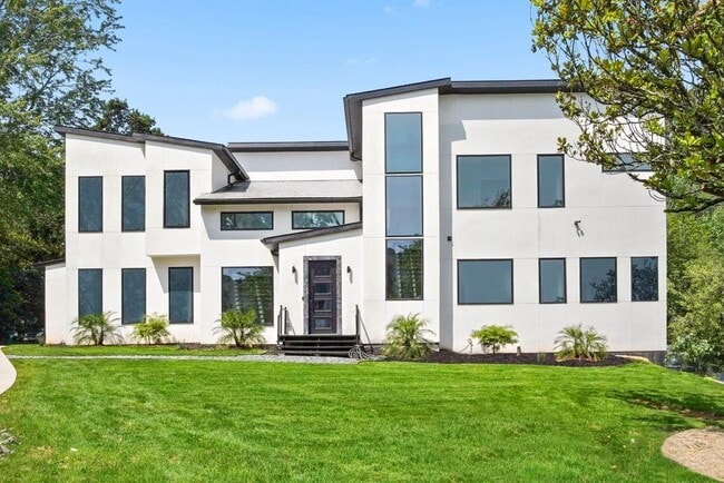 Photo - 1756 N Akin Dr NE