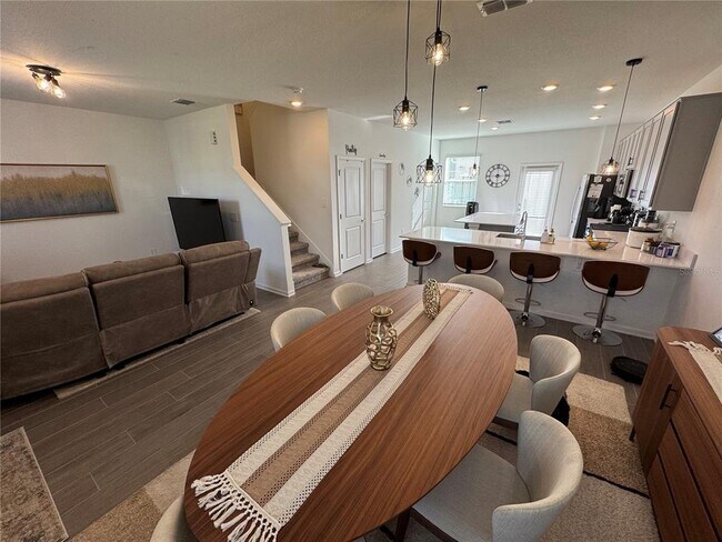 Photo - 10774 RHETT BUTLER Aly