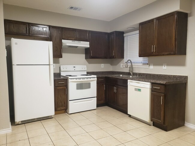 Photo - 656 S Rogers Rd