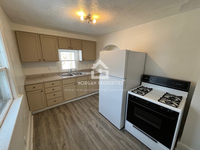 Photo - 1428 W 10th St