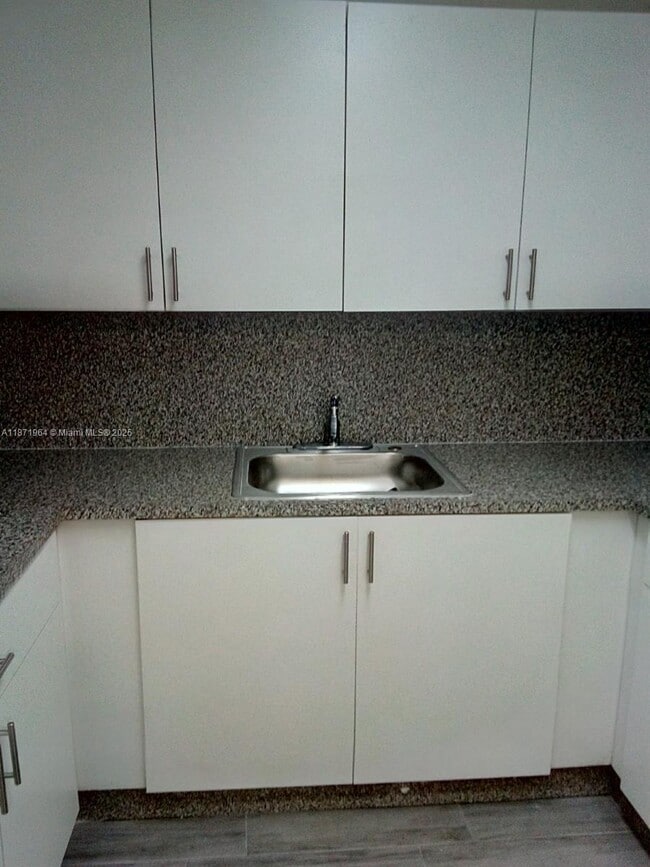 Photo - 550 SW 115th Ave