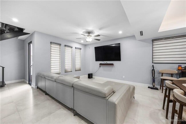 Photo - 25 N 11th St