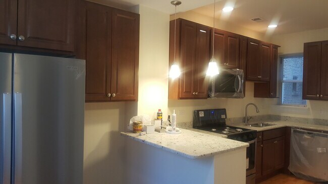 Photo - 4817 N Troy St