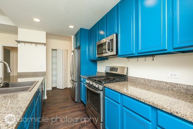 Photo - 2317 W Wolfram St Unit 214