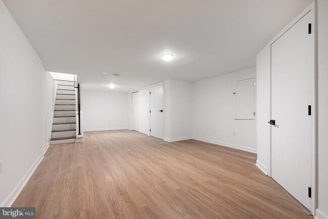 Photo - 1830 Montrose St