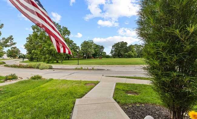 Photo - 163 Steeples Blvd