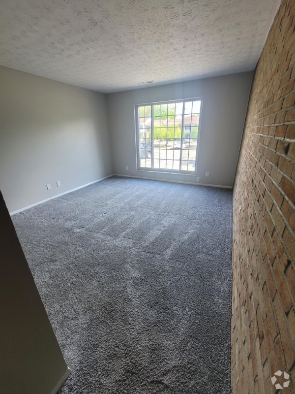 Building Photo - 1101 W Maple St Rental