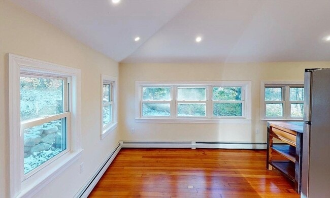 Photo - 17 Lyndale Ave