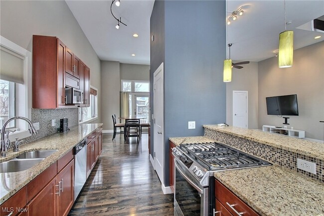 Photo - 2239 City View Dr