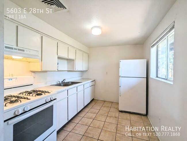 Photo - 2Bed/1Bath Home w/ an enclosed yard!  Bran...