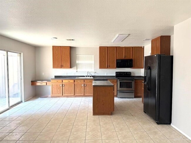 Photo - 9 Swallow Ave