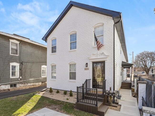 Photo - 327 Loomis St