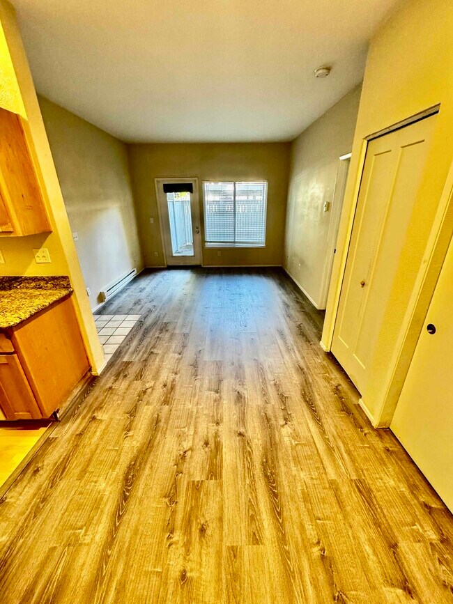 Photo - 21 Bayside Ct Unit 21