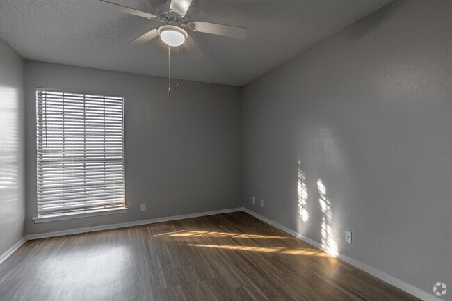 1BR, 1BA - 720SF - Bedroom