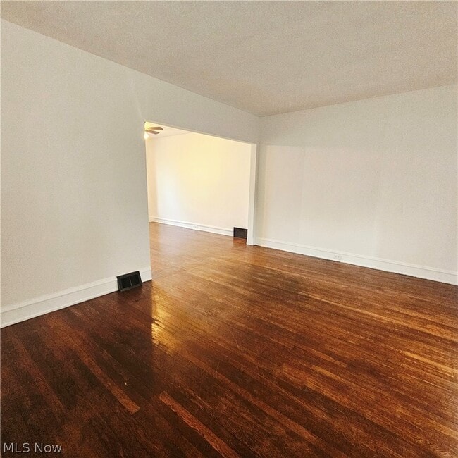 Photo - 3110 W 111th St