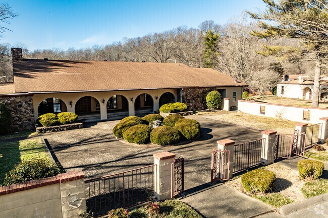 Photo - Belle Forest Condominiums