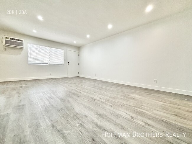 5311 Hermitage Ave Unit 18