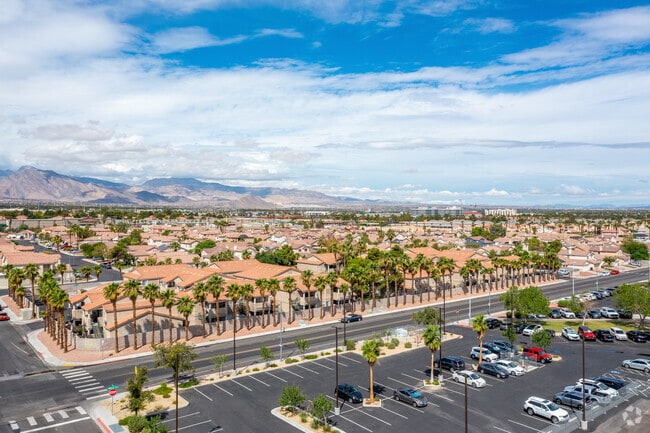 Photo - 2232 Benmore St