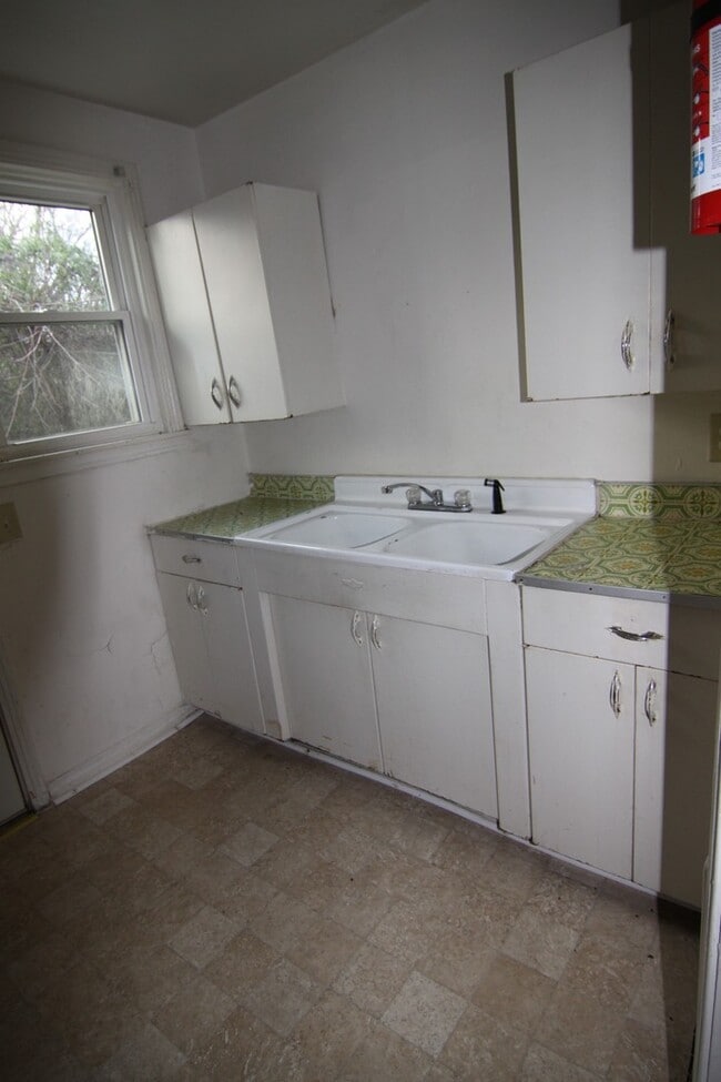 Photo - 2 Bedroom Home For Rent Near APSU!