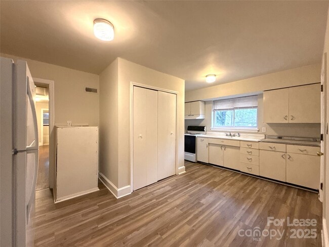 Photo - 1522 Browns Ave