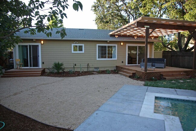 Photo - 1854 Lake St