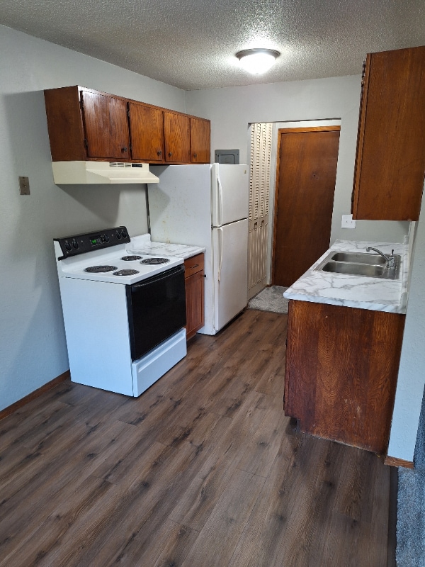 Photo - 1676 English St Unidad 204