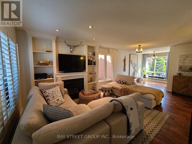 Photo - 5556 Thorn Ln