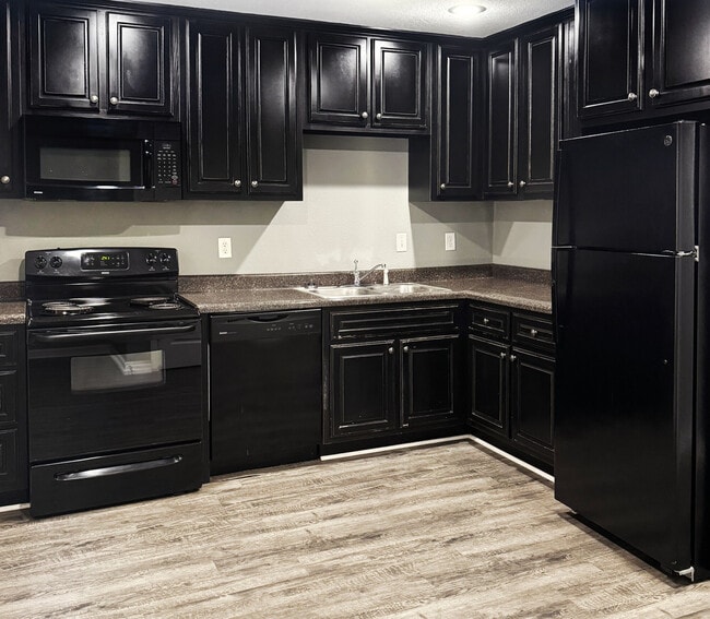 Willow Creek Townhomes - Willow Creek Townhomes