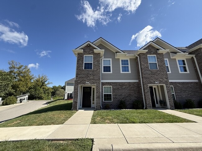 Building Photo - 301 Creekview Dr Rental