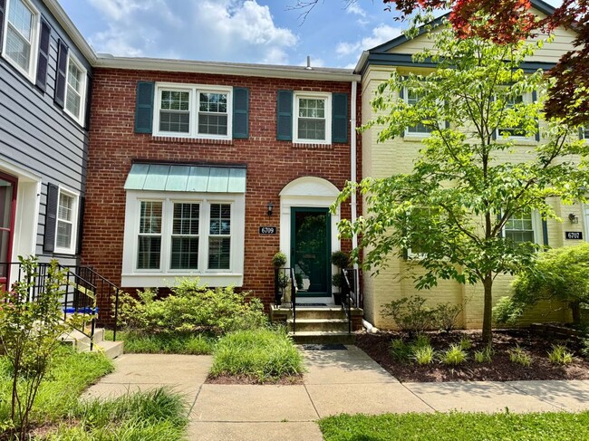 Building Photo - 6709 Fairfax Rd Rental