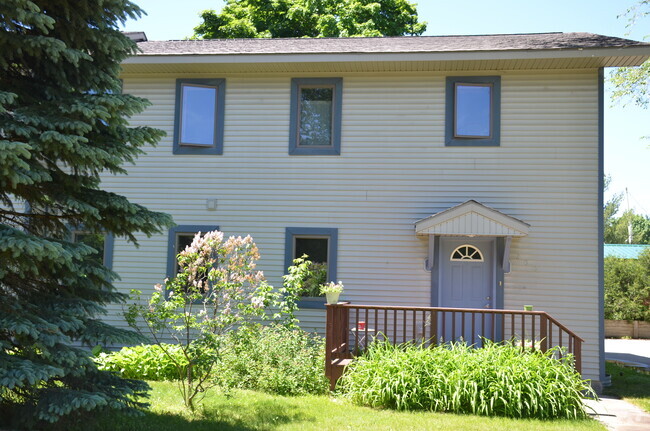 Building Photo - 200 S Maple Ave Rental