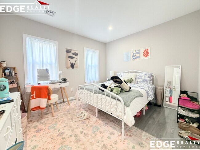 Photo - 16 Long Ave Unit 2